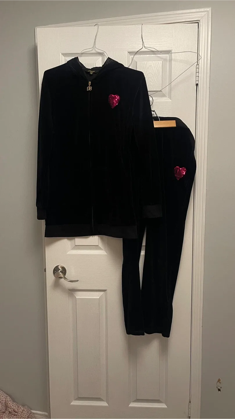 Black Velvet Tracksuit #Cleanout image indicator(2)