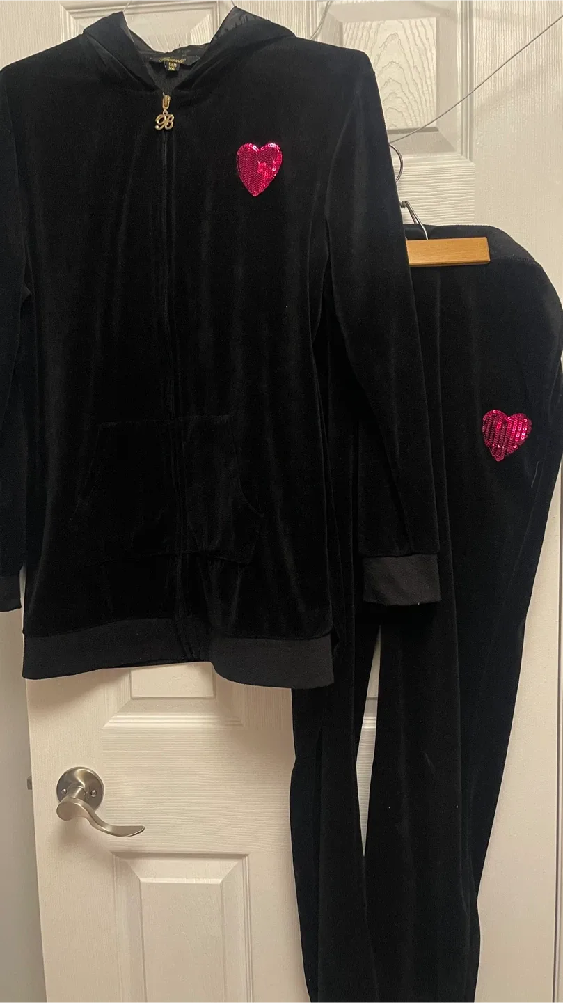Black Velvet Tracksuit #Cleanout image indicator(3)