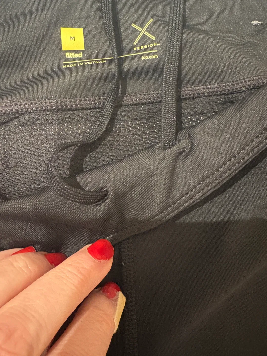 Black Cropped Leggings with Pink Accents image indicator(7)