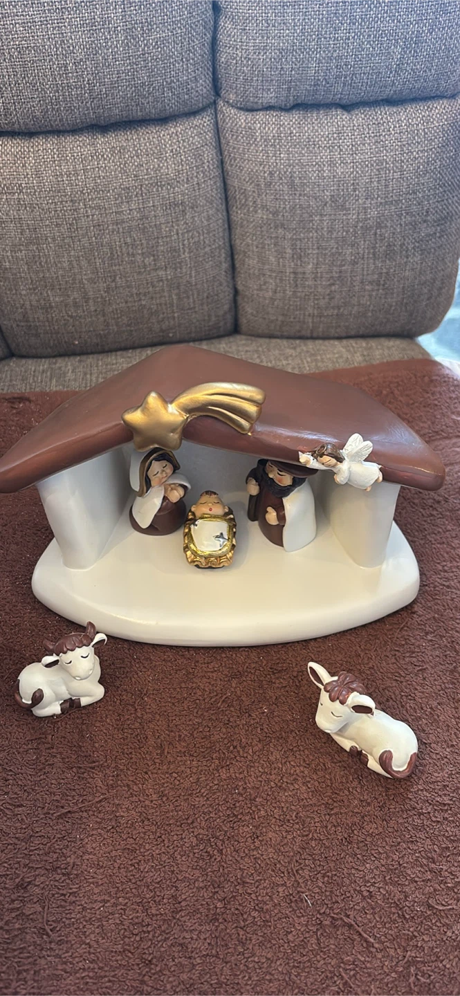 Nativity Scene Figurine Set - photo 2