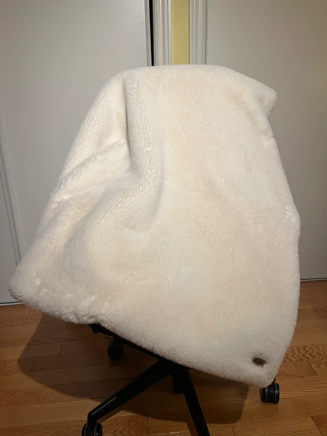 UGG White Faux Fur Throw Blanket