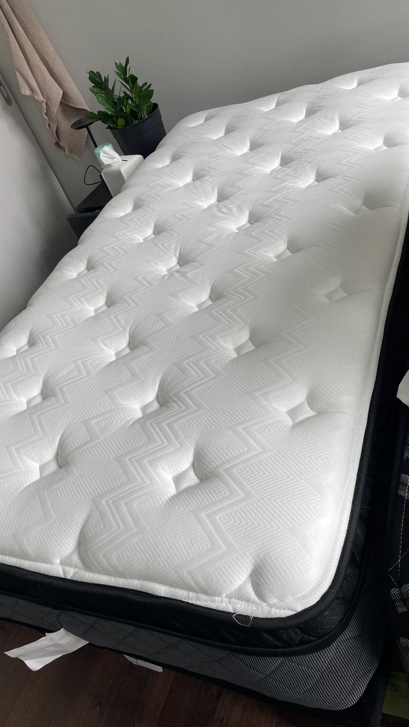 Twin XL spring mattress, 5 months old #cleanout
