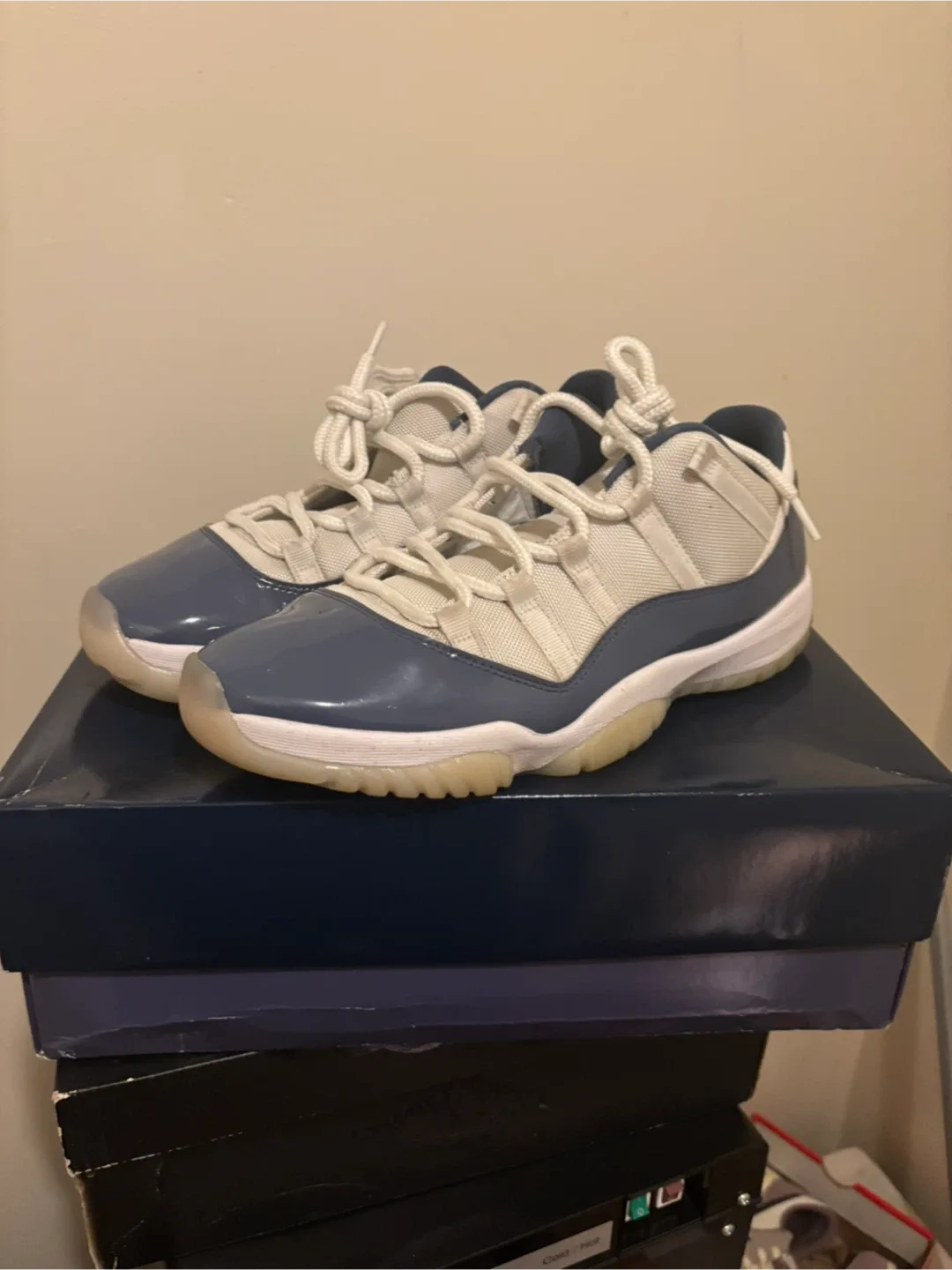 Jordan 11 Retro Low diffused blue