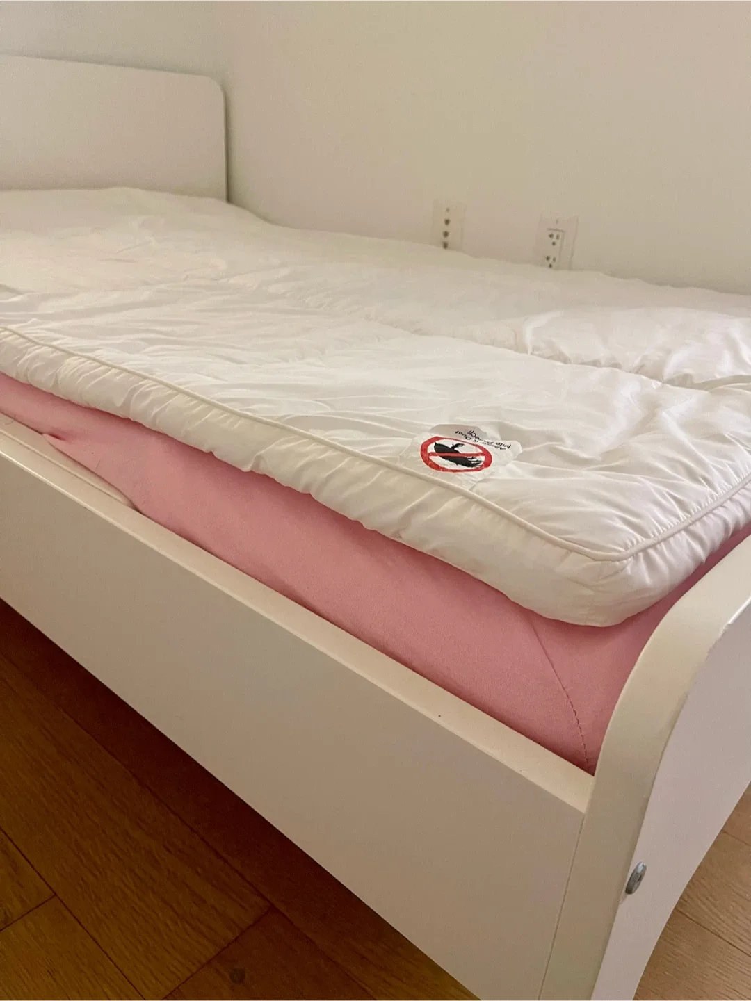 IKEA SLÄKT / NATTAPA Ext bed frm W guard rl+slat bd base, white. image indicator(2)