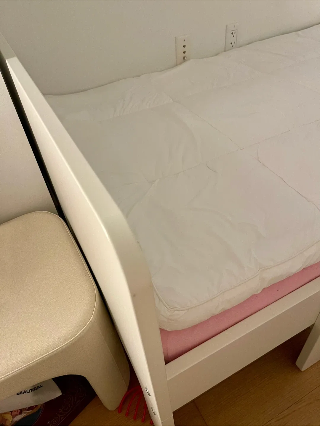 IKEA SLÄKT / NATTAPA Ext bed frm W guard rl+slat bd base, white. image indicator(3)