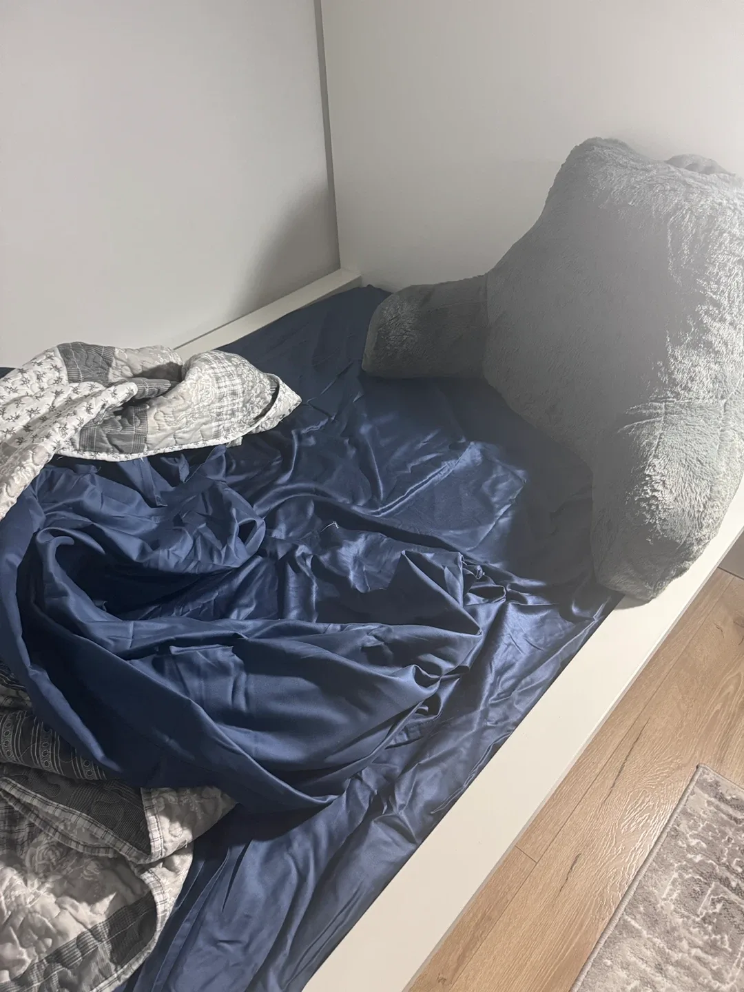 4 Twin Bedding Sets image indicator(3)