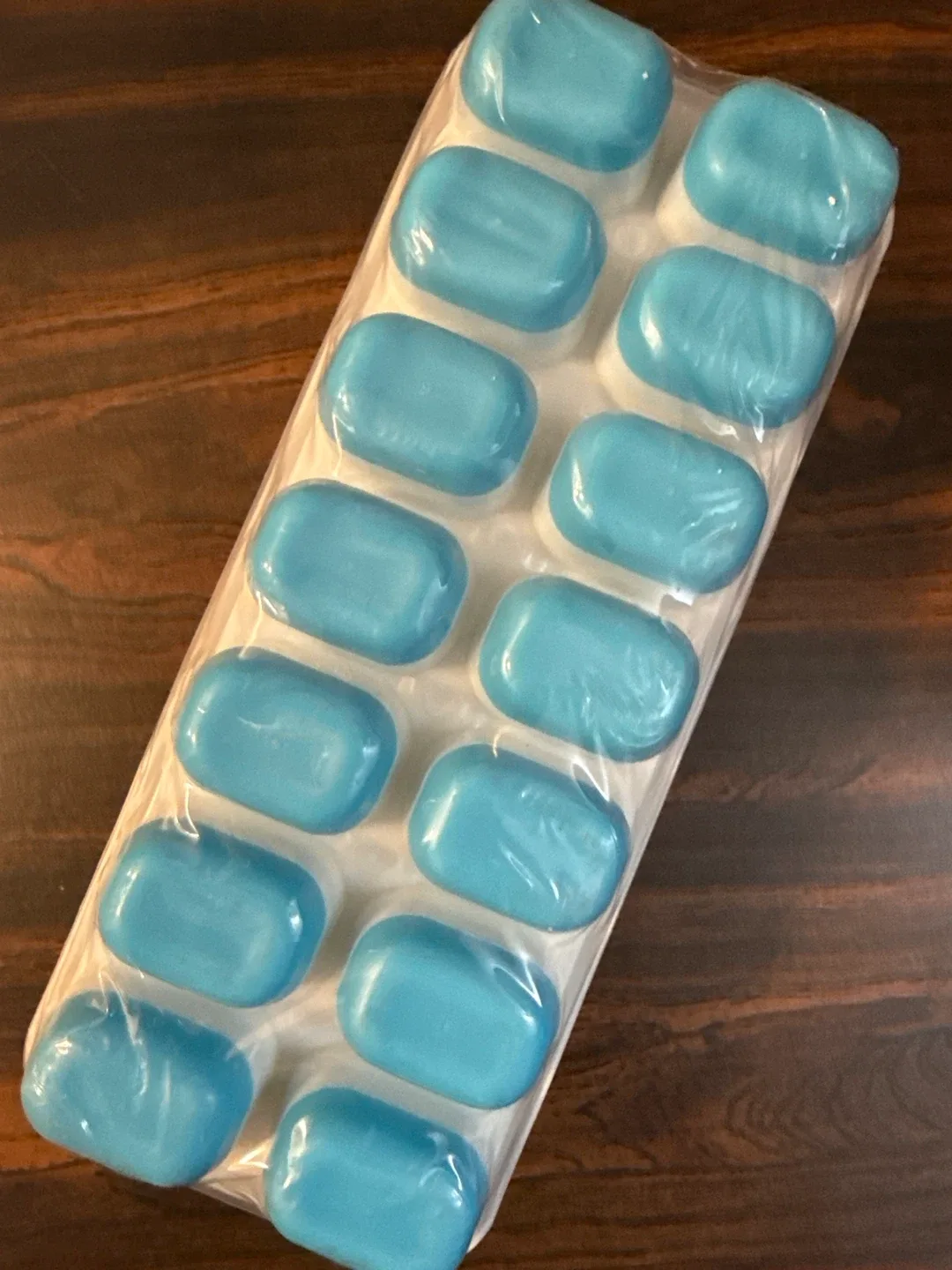 Silicone Ice Cube Tray x 4 with lid image indicator(2)