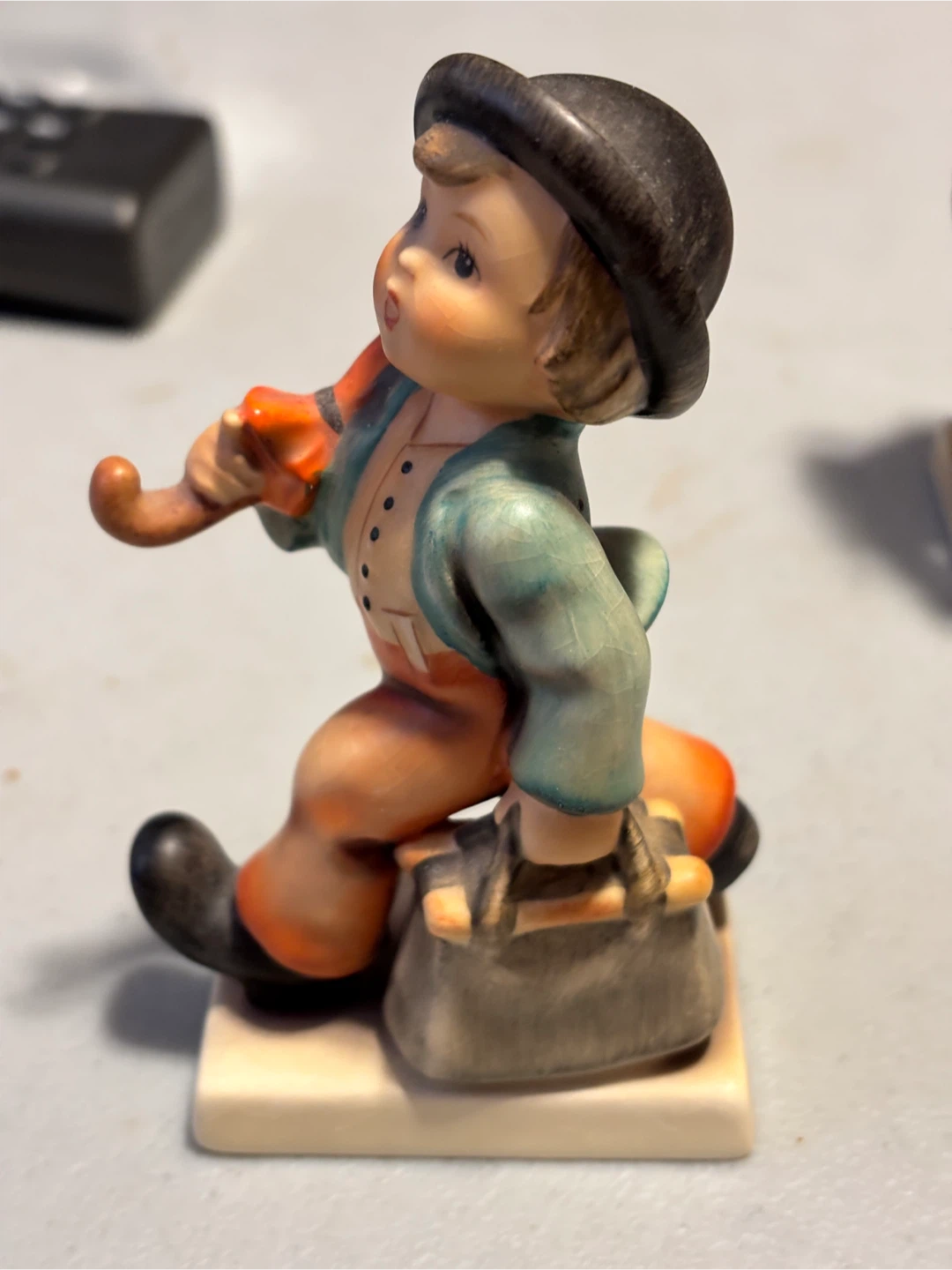 Vintage M.I. Hummel “Merry Wanderer” Figurine - photo 2