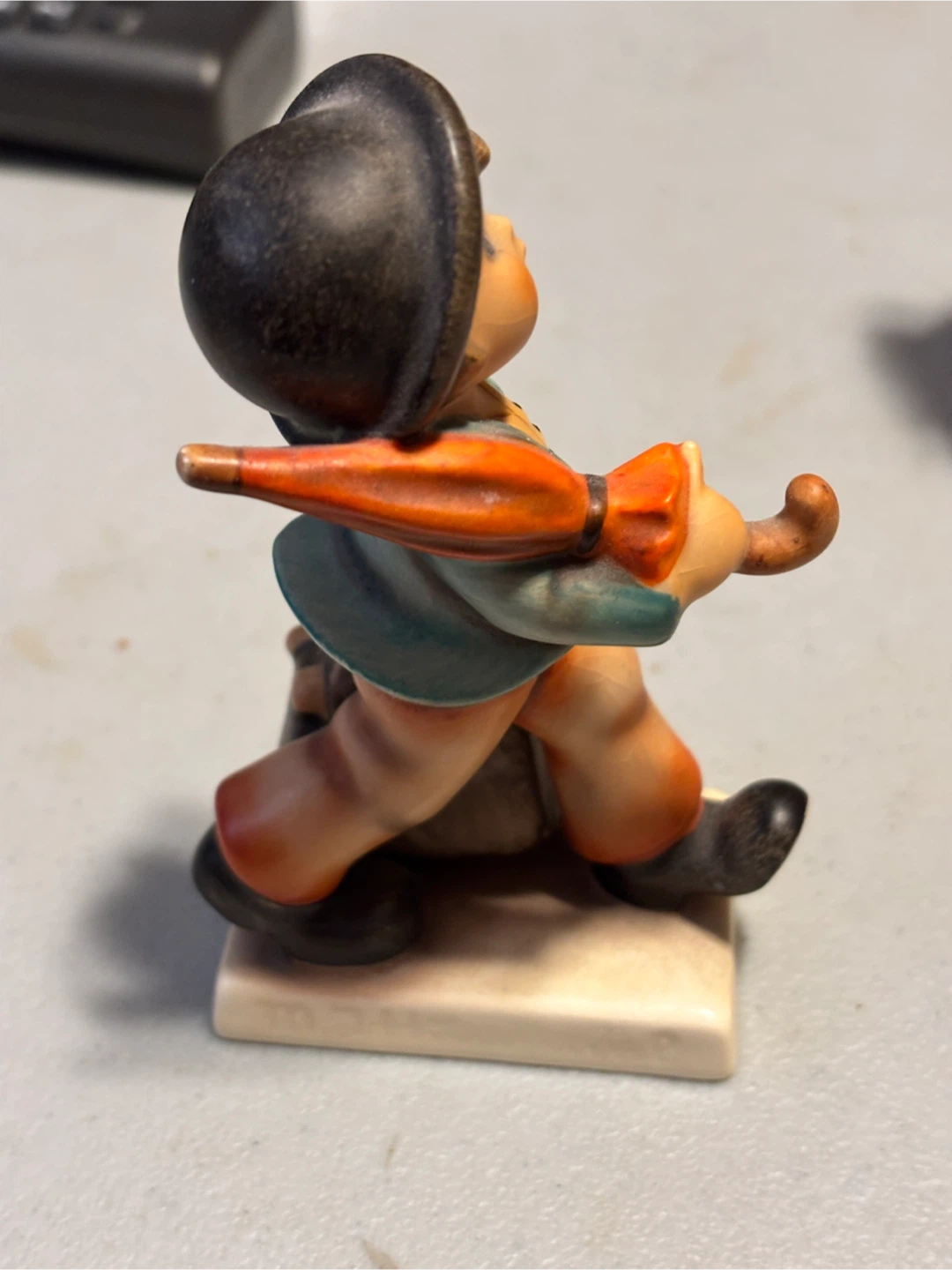 Vintage M.I. Hummel “Merry Wanderer” Figurine - photo 4
