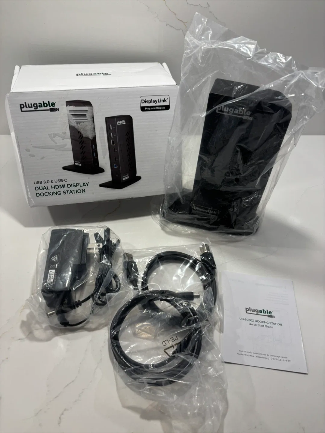 Plugable UD-3900Z Dual Monitor Docking Station, USB 3.0 & USB-C image indicator(2)