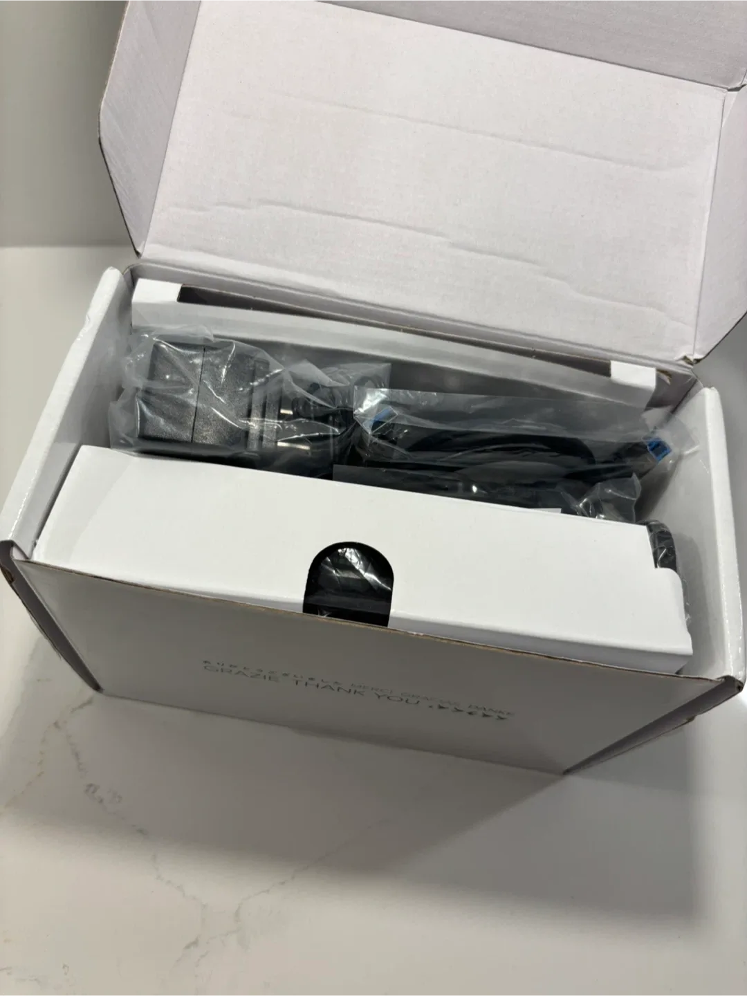 Plugable UD-3900Z Dual Monitor Docking Station, USB 3.0 & USB-C image indicator(8)