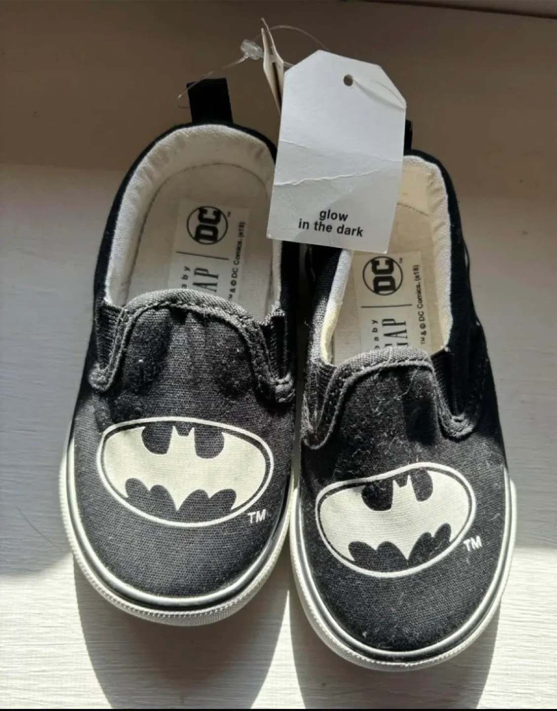 BabyGap Batman toddler Shoes Size 6