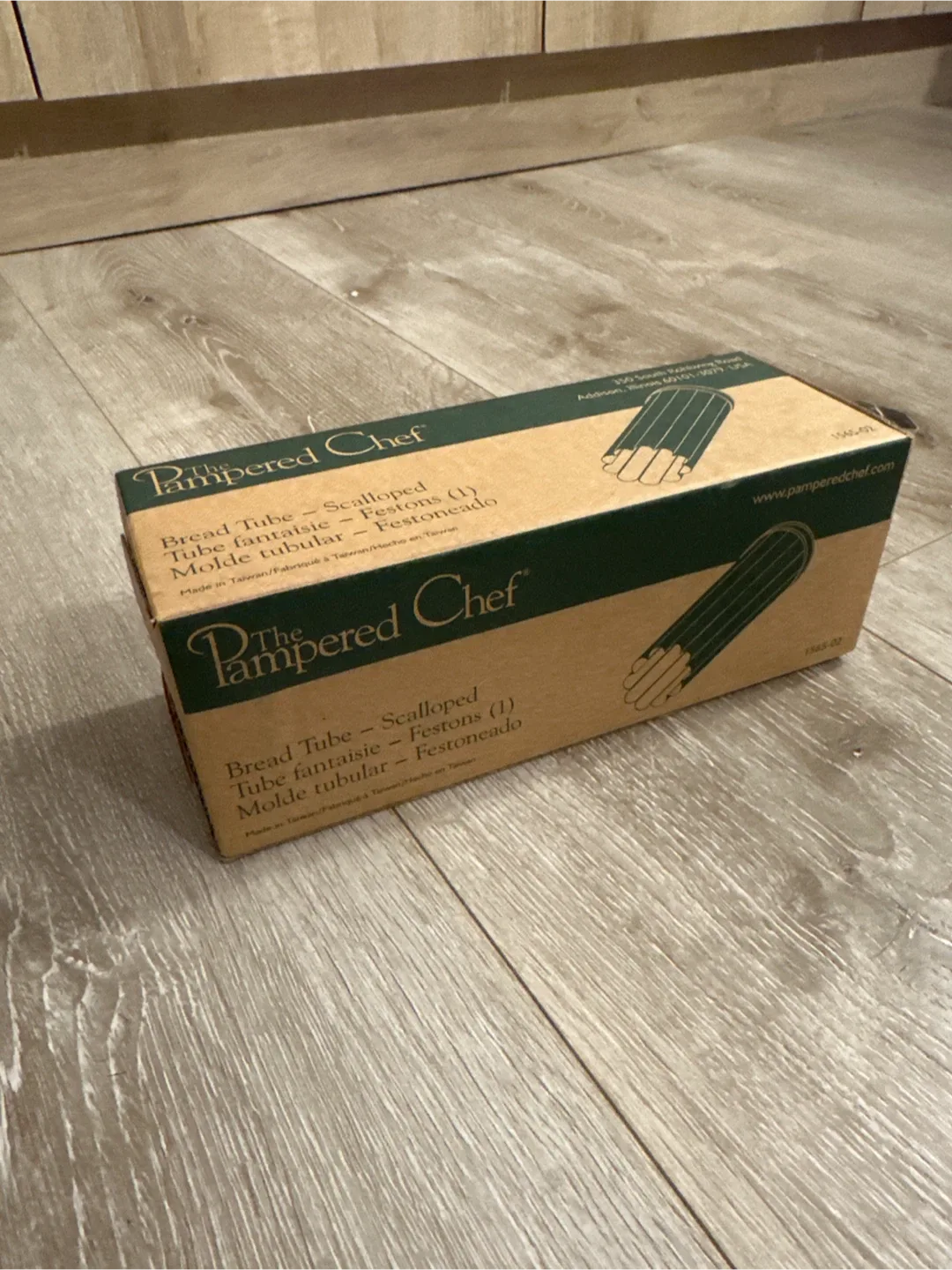 Pampered Chef Bread Tube - Scalloped