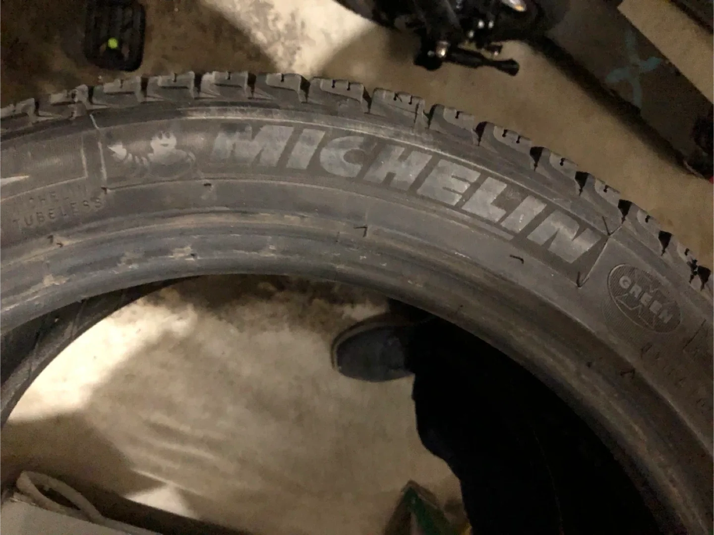 Michelin X-Ice Snow Tire 225/45R18 image indicator(2)