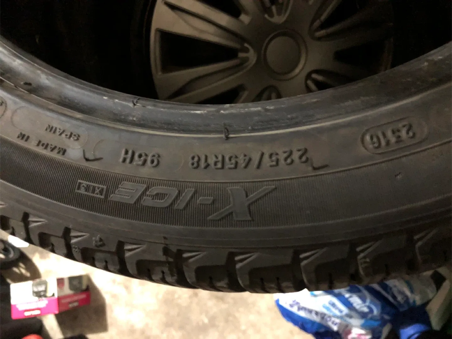 Michelin X-Ice Snow Tire 225/45R18 image indicator(3)