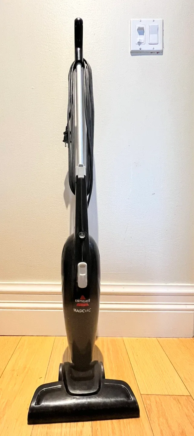 Bissell Stick Vacuum - Black