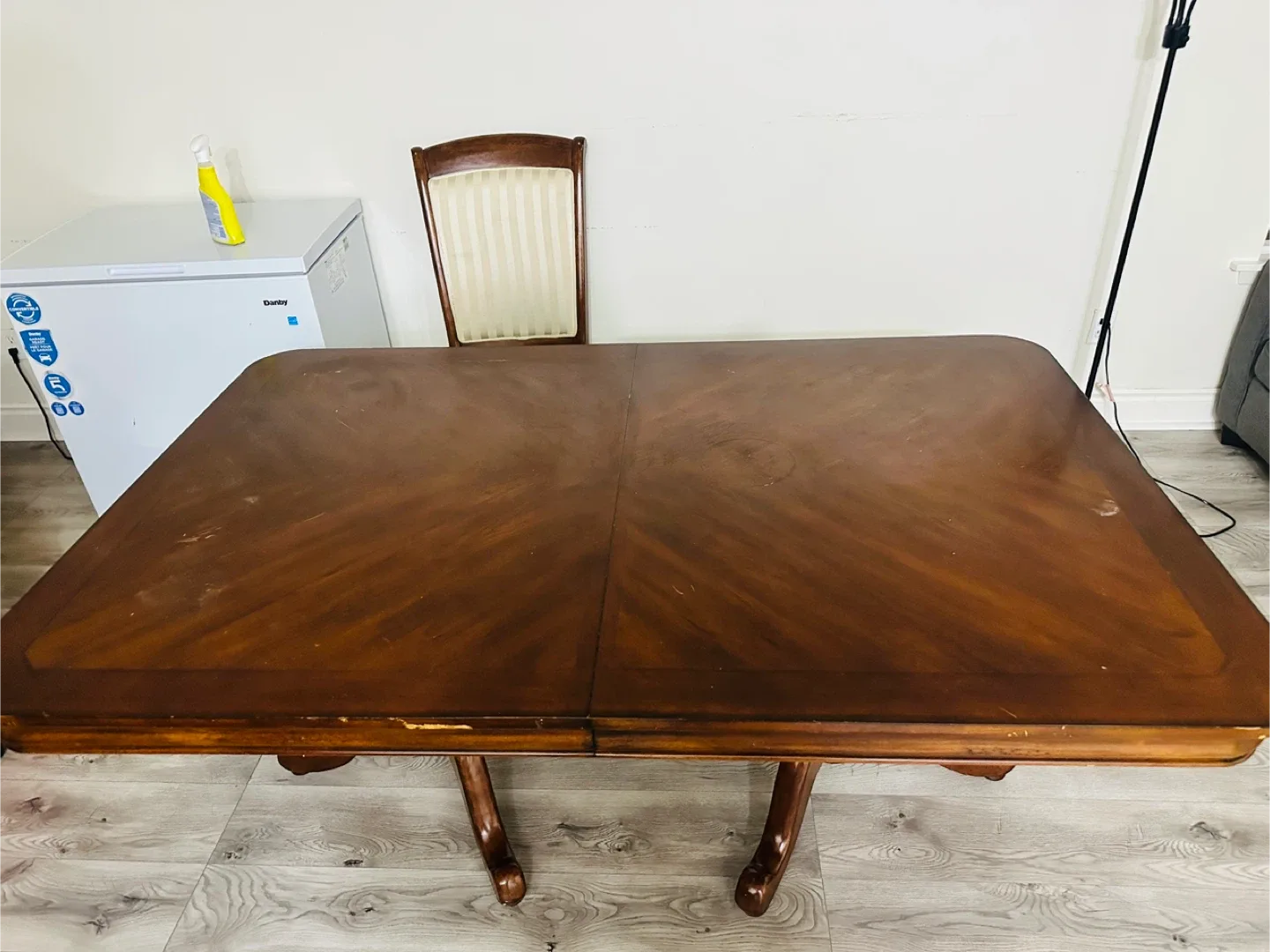 Dining Table with 4 Chairs image indicator(3)