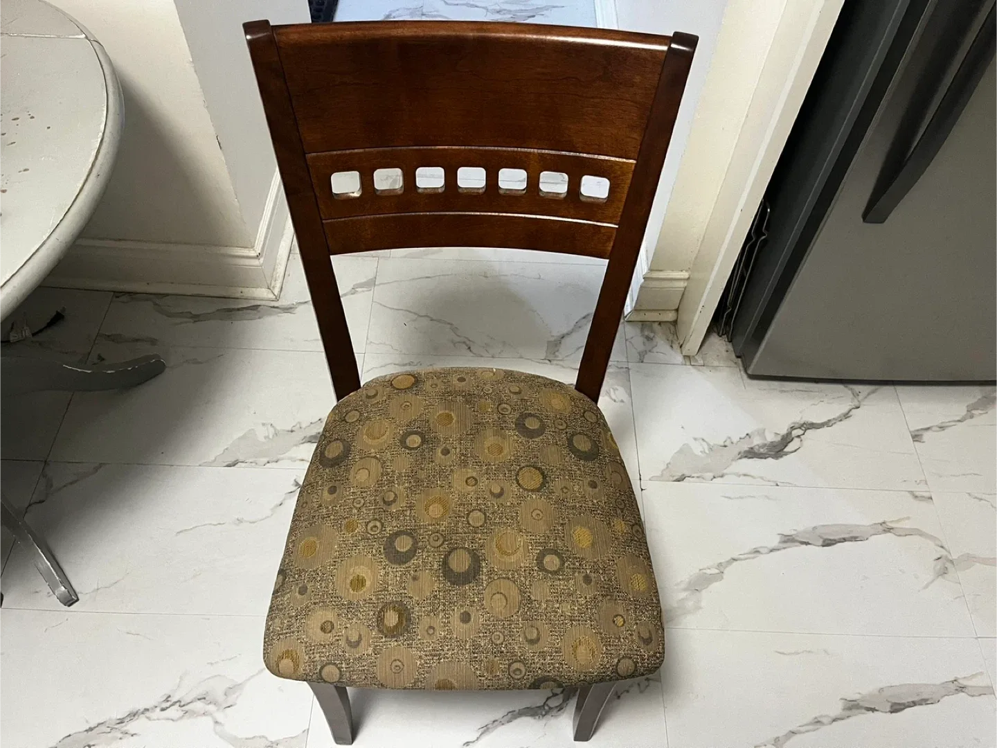 Dining Table with 4 Chairs image indicator(2)