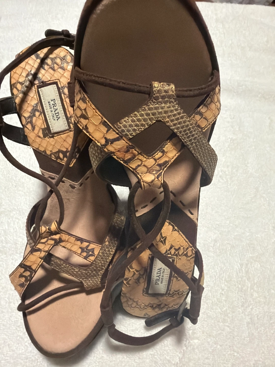 Prada Brown size 7 Snakeskin Platform Heels - photo 4