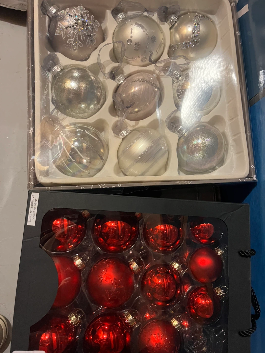 Lighted Christmas Tree + Ornaments - photo 2