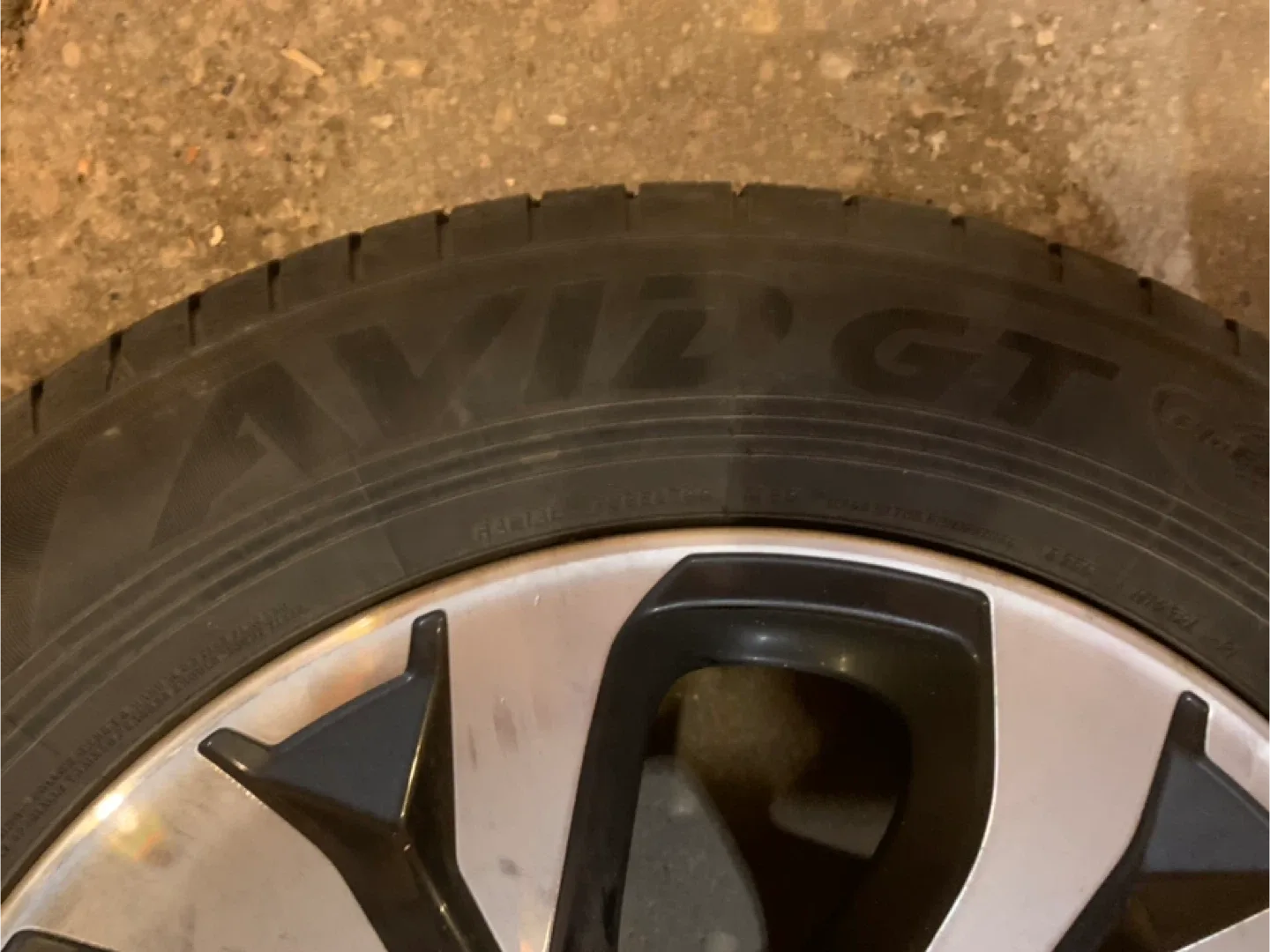 Subaru rims Yokohama 225/60R18 Tires - Set of 4