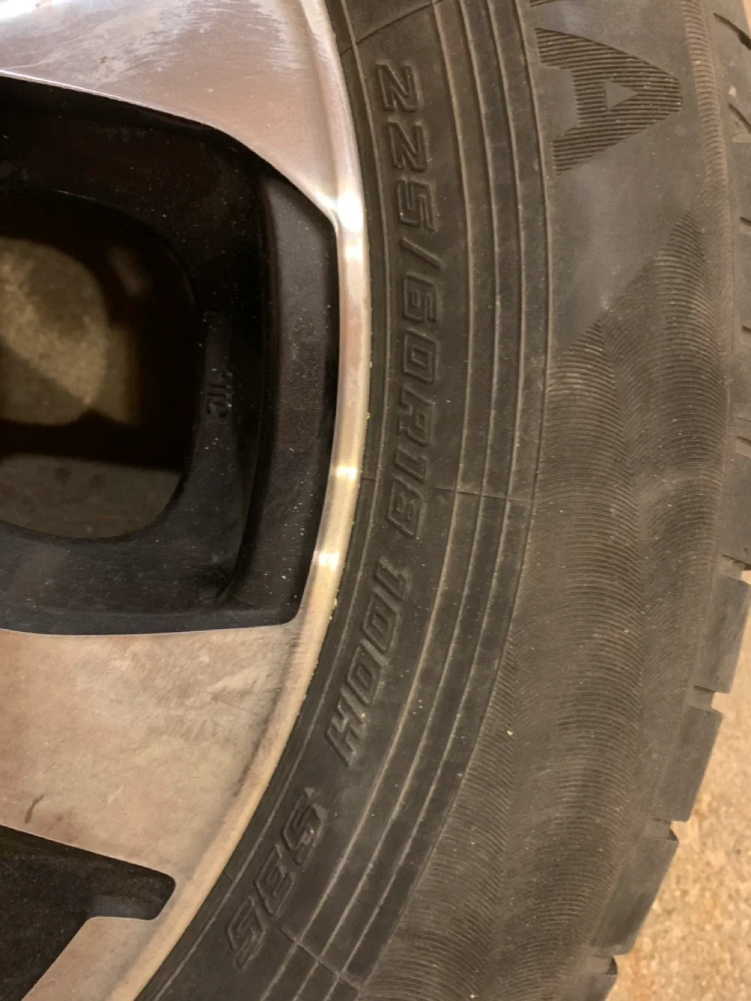 Subaru rims Yokohama 225/60R18 Tires - Set of 4 image indicator(2)