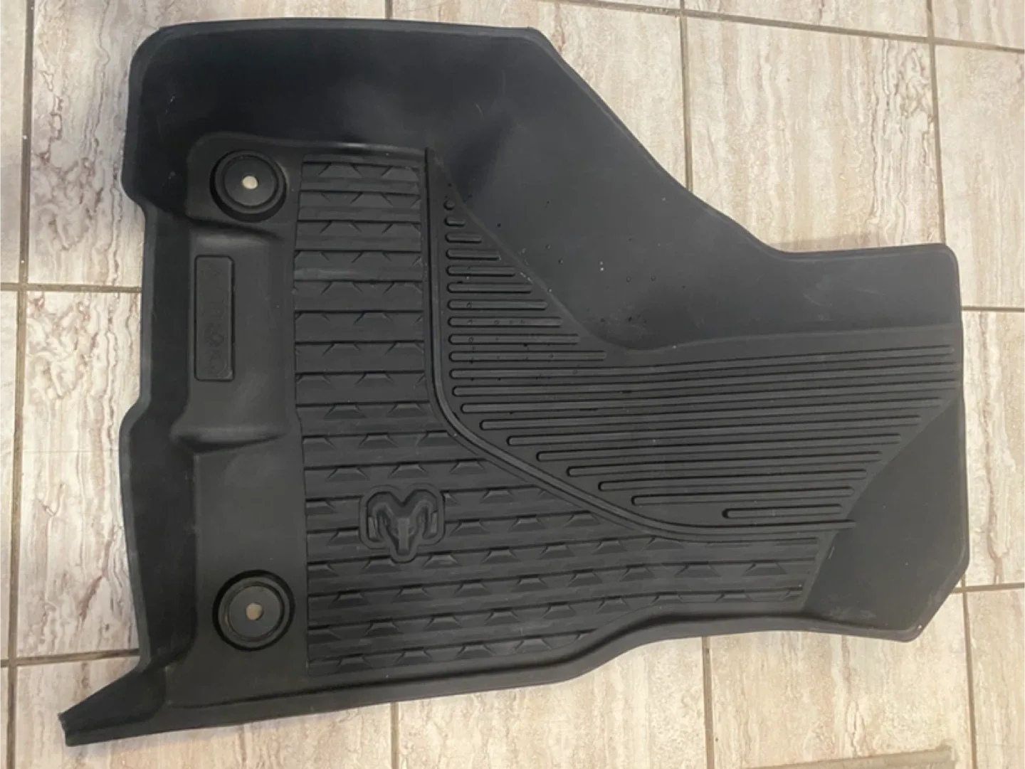 Dodge Ram Floor Mats – 5-Piece Mixed Set image indicator(2)