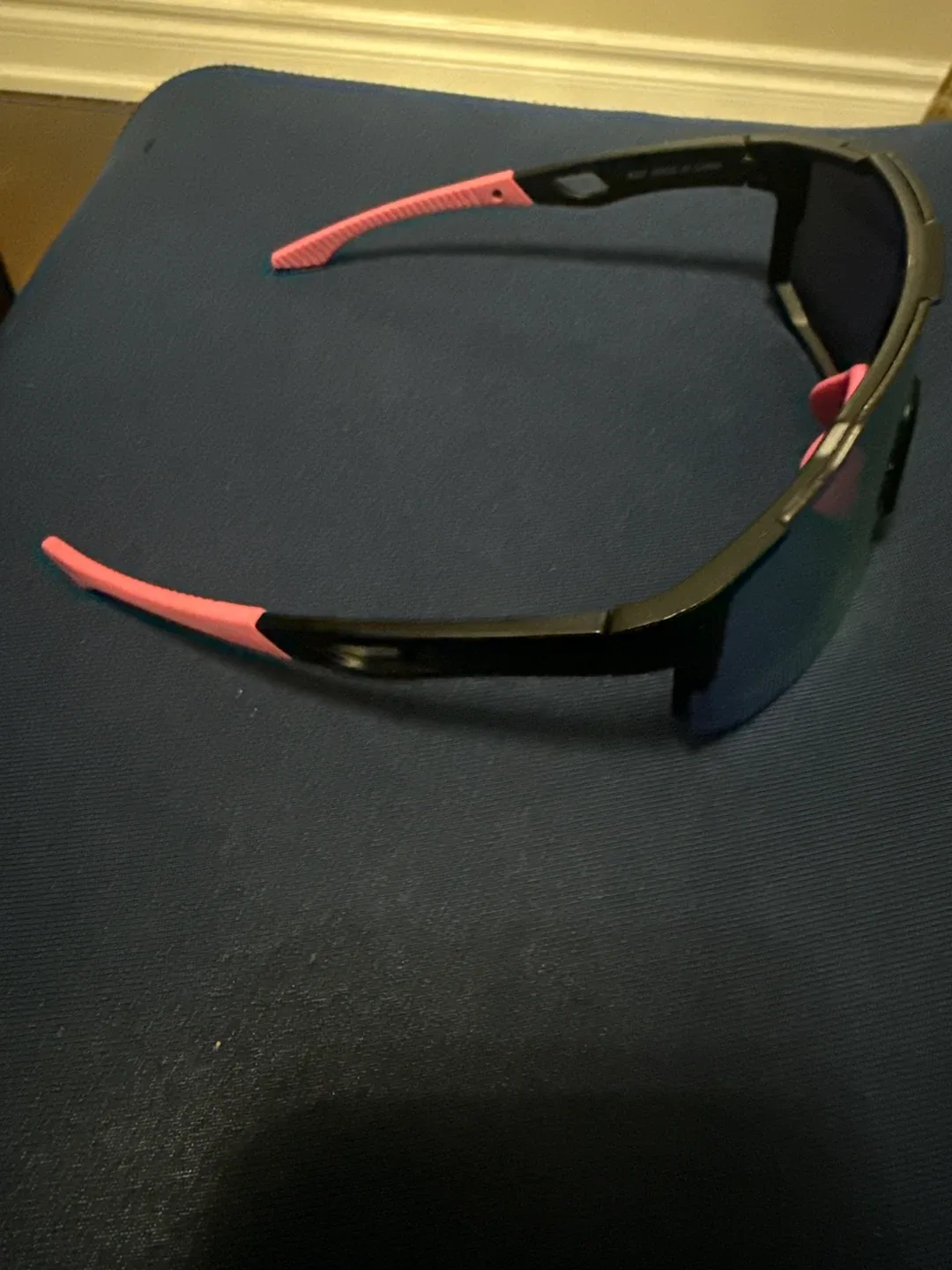 Sport sunglasses image indicator(3)