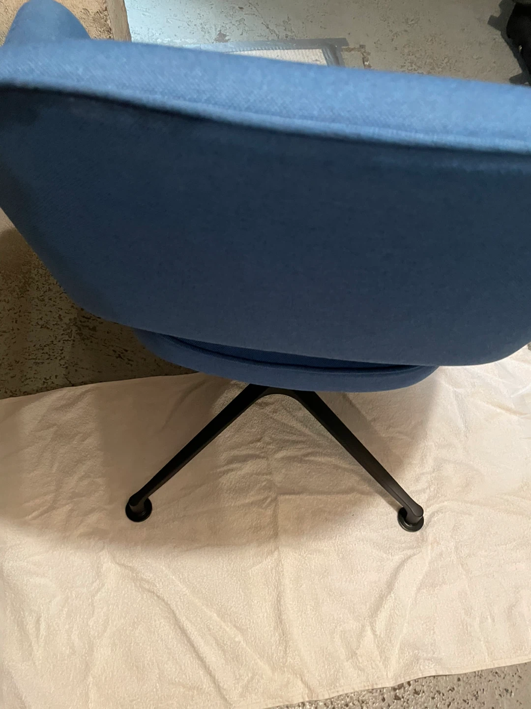 Knoll Inc. Blue Swivel Chair - photo 2
