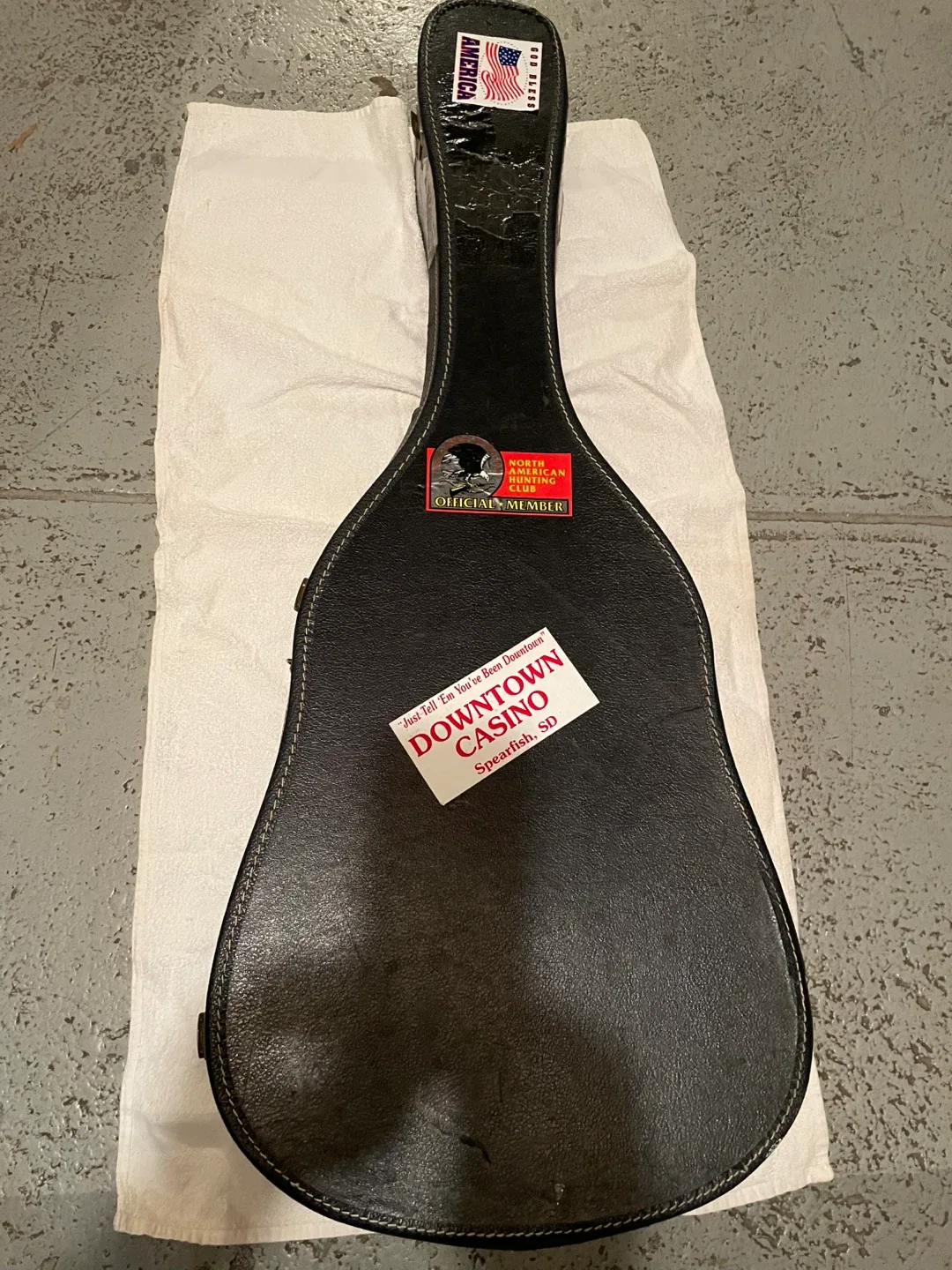 Yamaha FS81 Acoustic Guitar with Case image indicator(5)