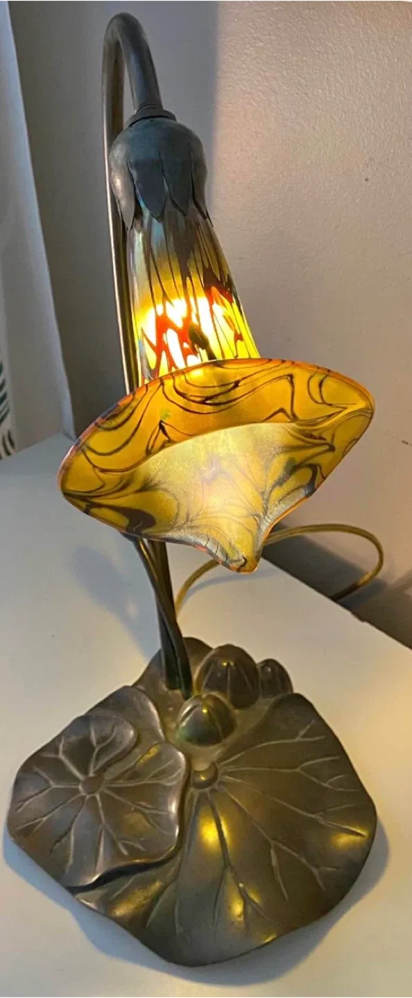 #Cleanout- Vintage Art Nouveau Style Table Lamp image indicator(2)
