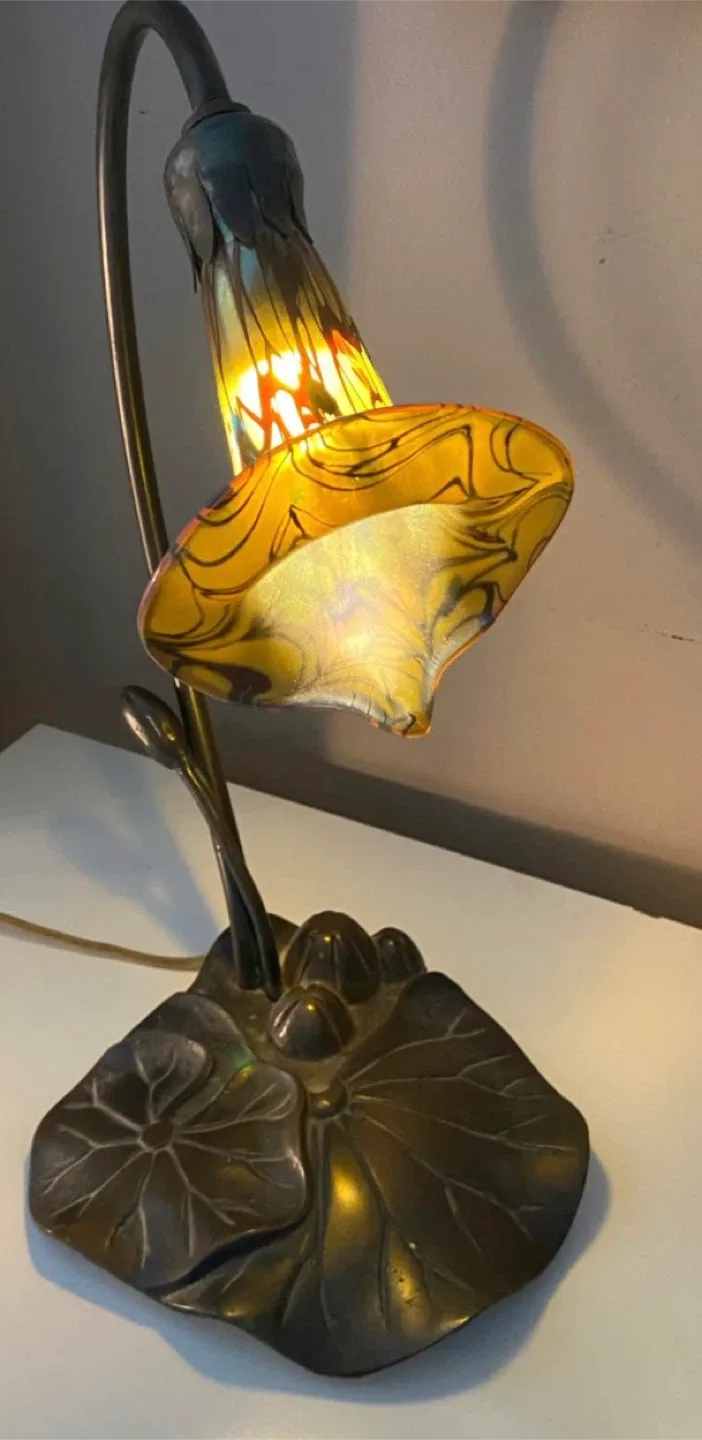 #Cleanout- Vintage Art Nouveau Style Table Lamp image indicator(3)