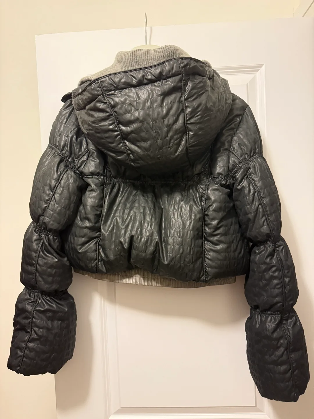 KOOKAÏ Black Puffer Jacket image indicator(2)