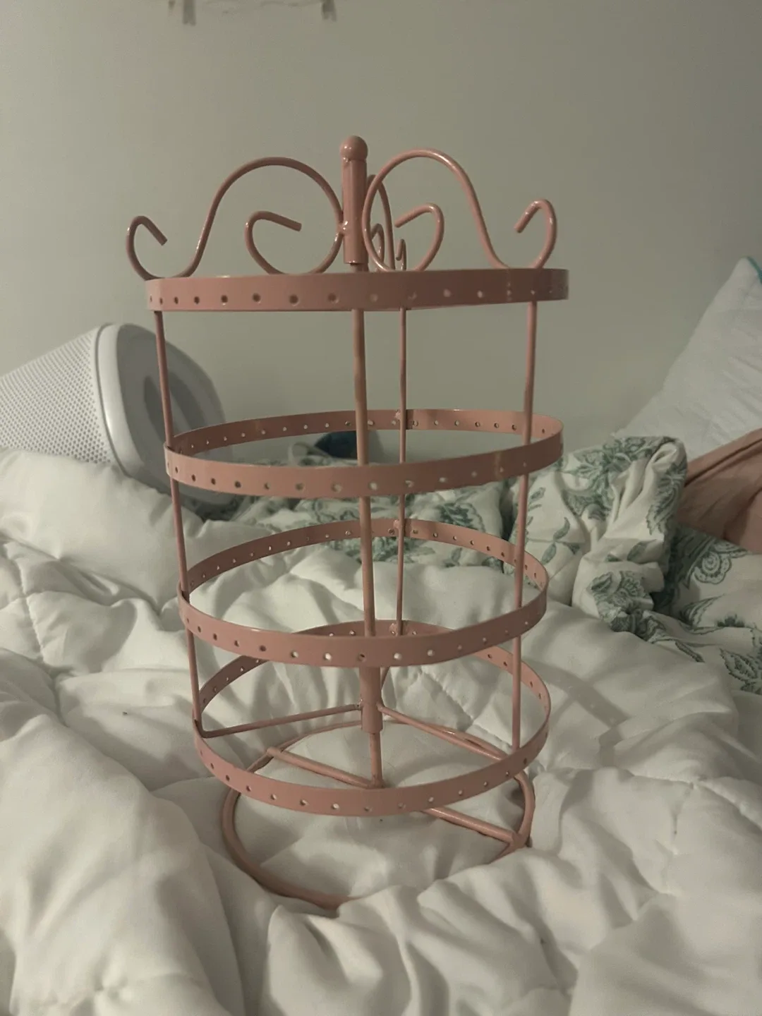Pink Metal Jewelry Organizer