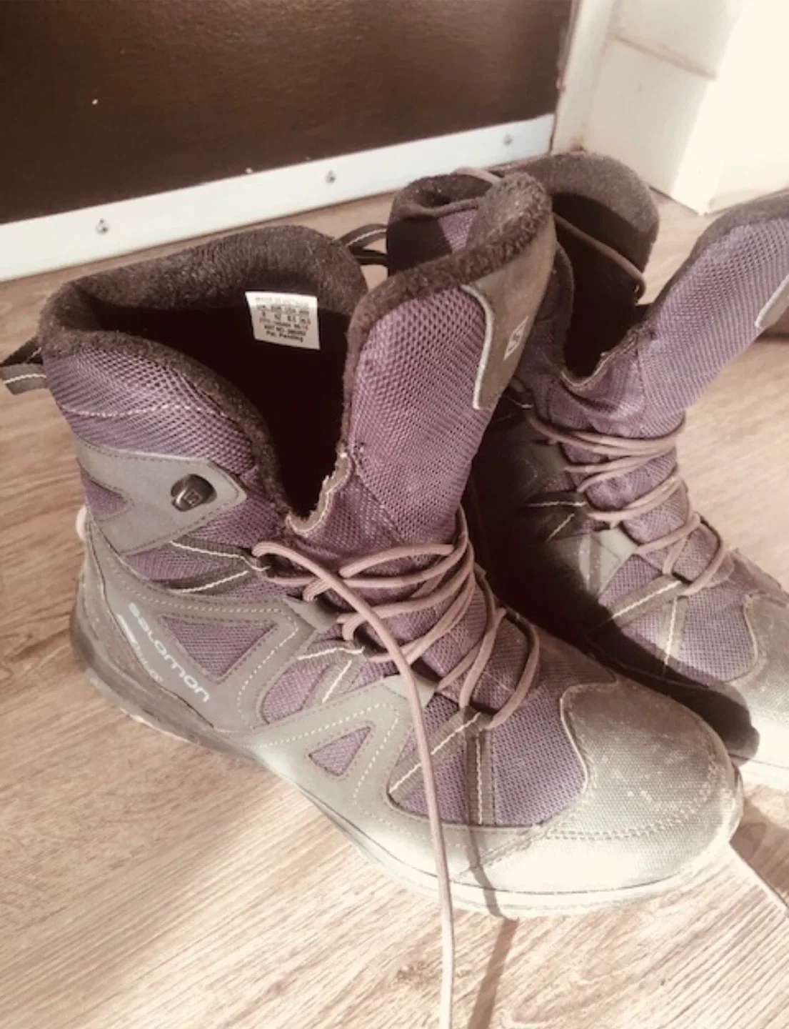 BRAND NEW Salomon Winter Boots