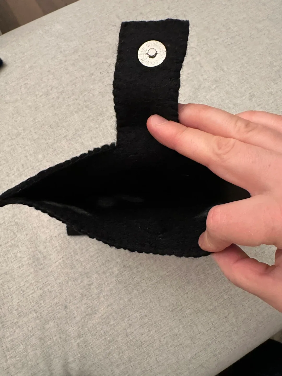 Fair trade felt iPad cover image indicator(4)