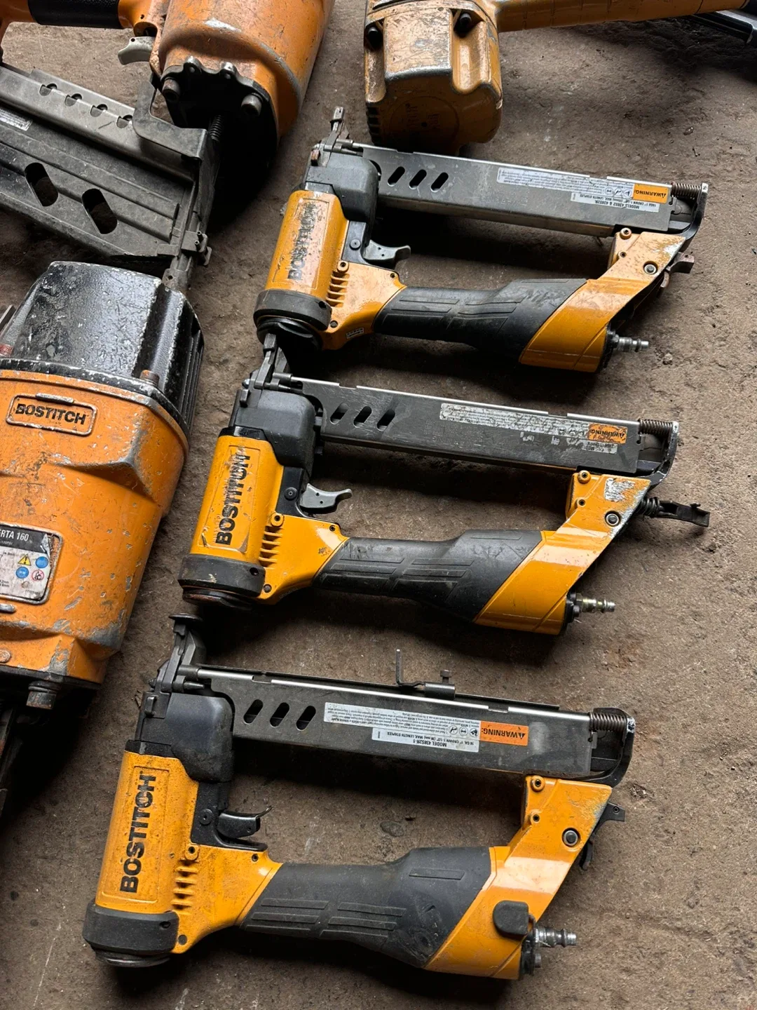 Bostitch 438S2R 16-Gauge Stapler image indicator(2)