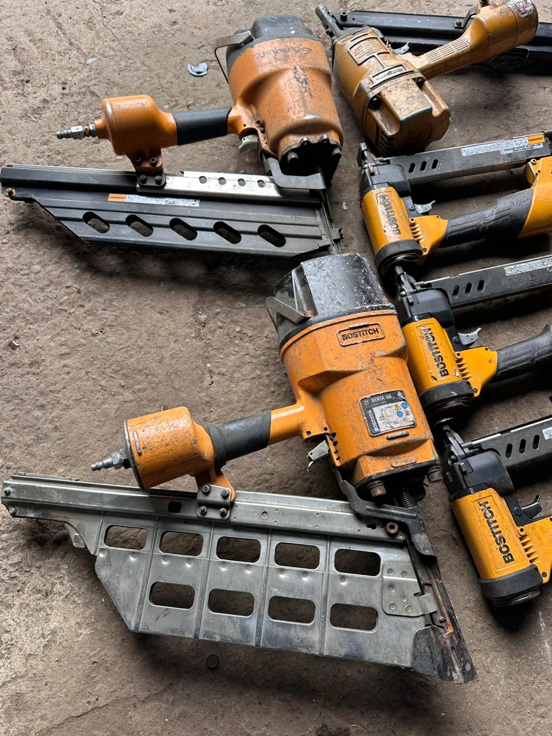 Bostitch 438S2R 16-Gauge Stapler image indicator(4)