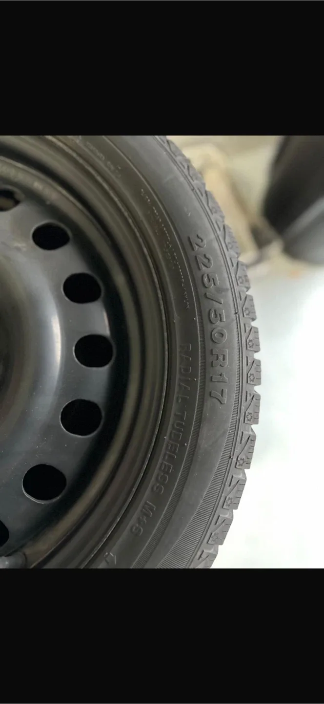 Set of 4 Winter Tires 225/50R17 image indicator(7)