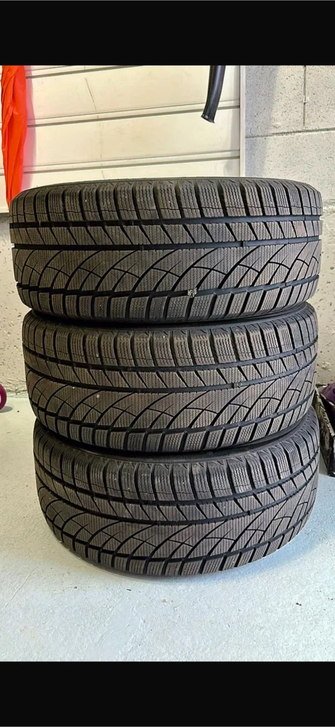 Set of 4 Winter Tires 225/50R17 image indicator(9)