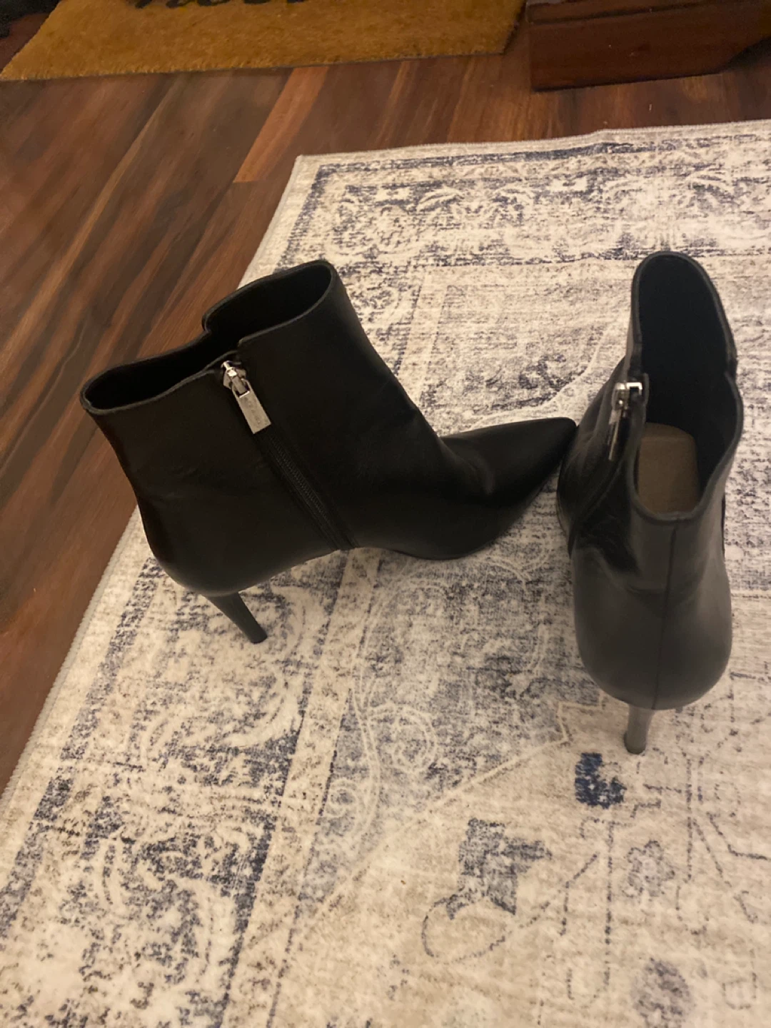 Michael Kors Black Leather Ankle Boots - Size 9.5 - photo 4
