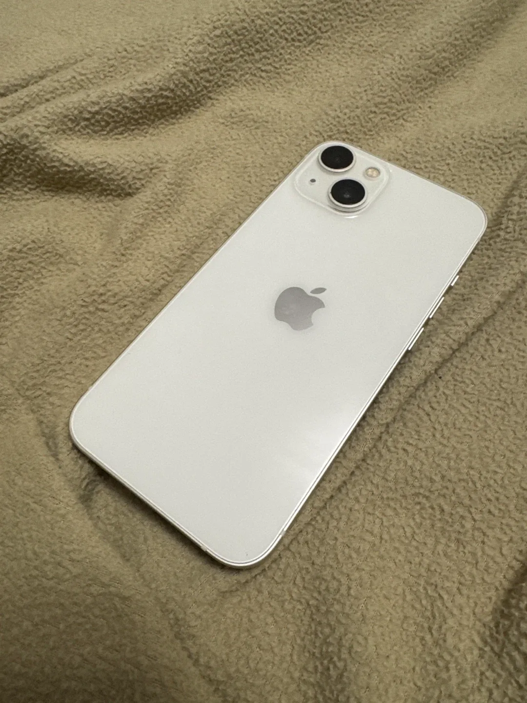 White Apple iPhone 13 - 128GB