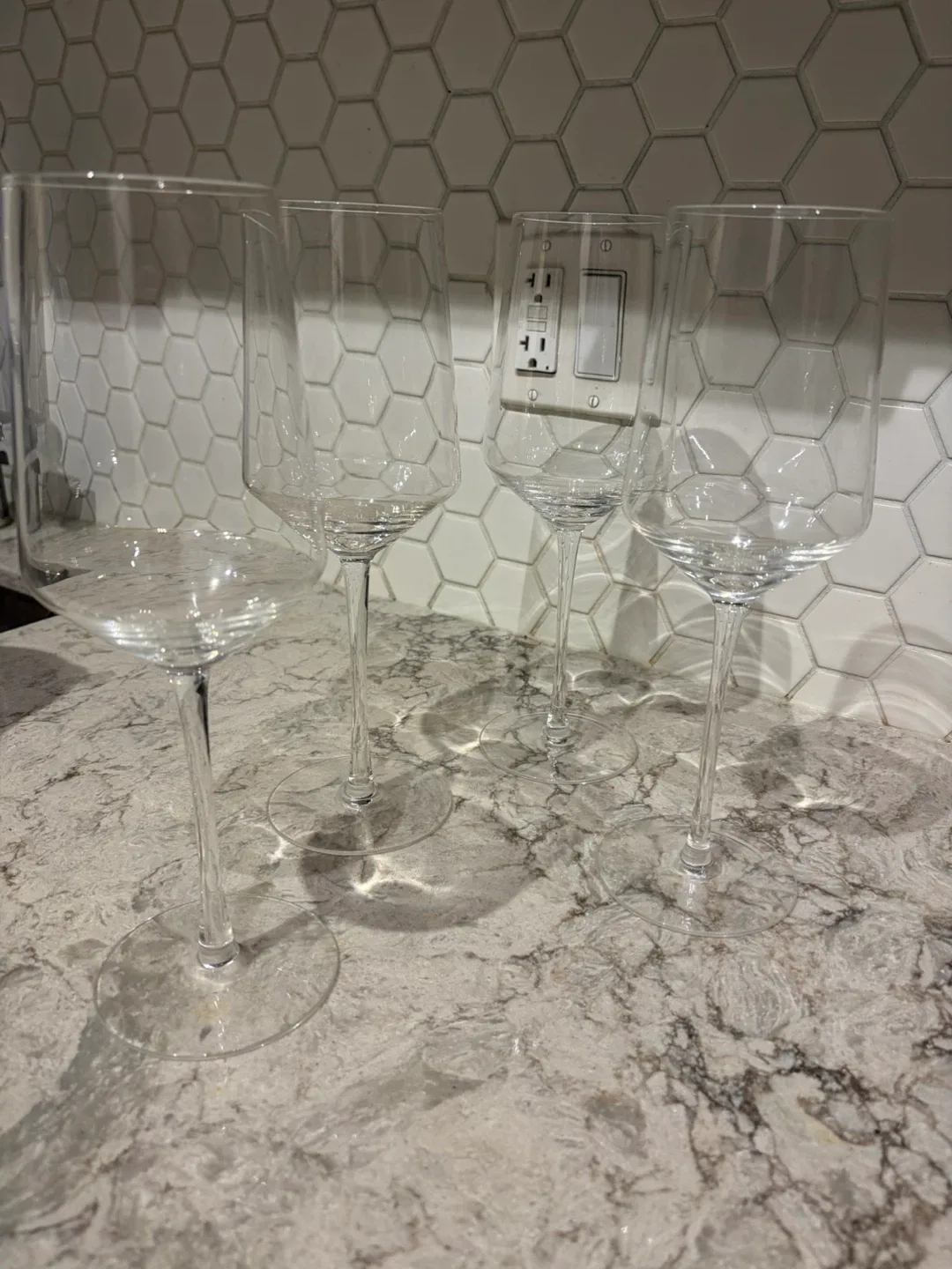 Set of 4 Wine Glasses - Like New! image indicator(2)