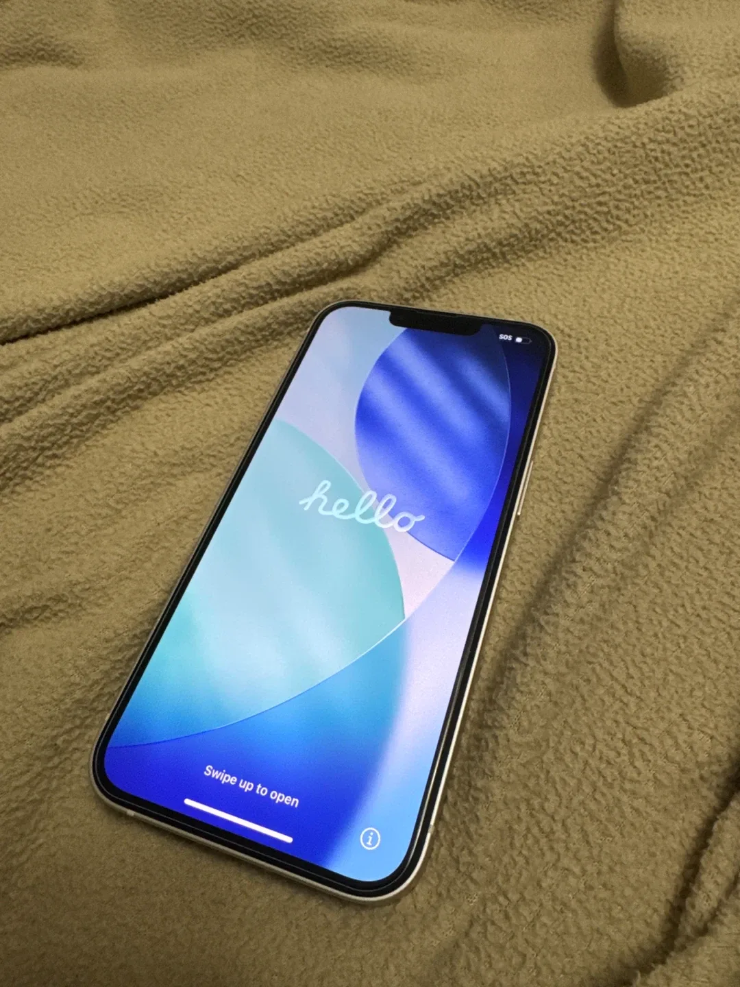 White Apple iPhone 13 - 128GB image indicator(3)