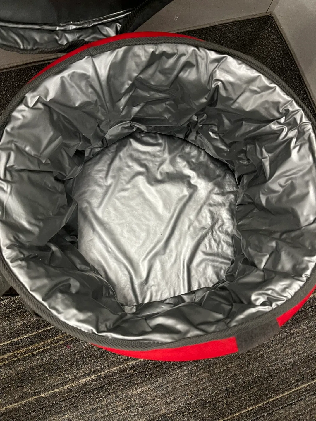 Thermos Foldable Cooler image indicator(3)