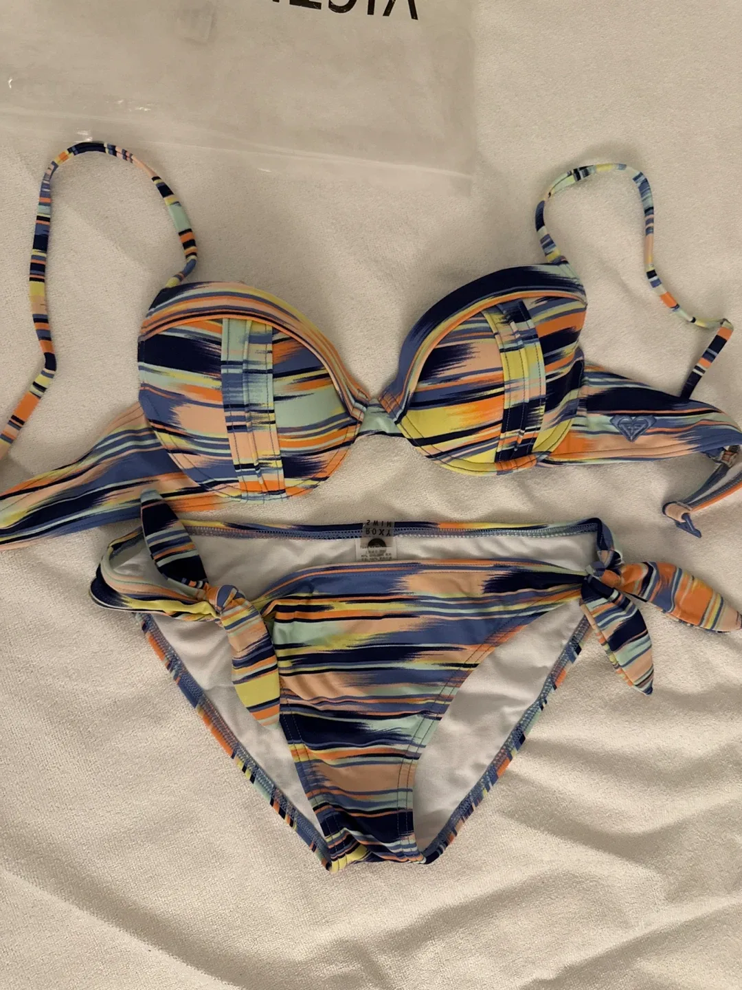 Roxy Bikini Set - Size Small