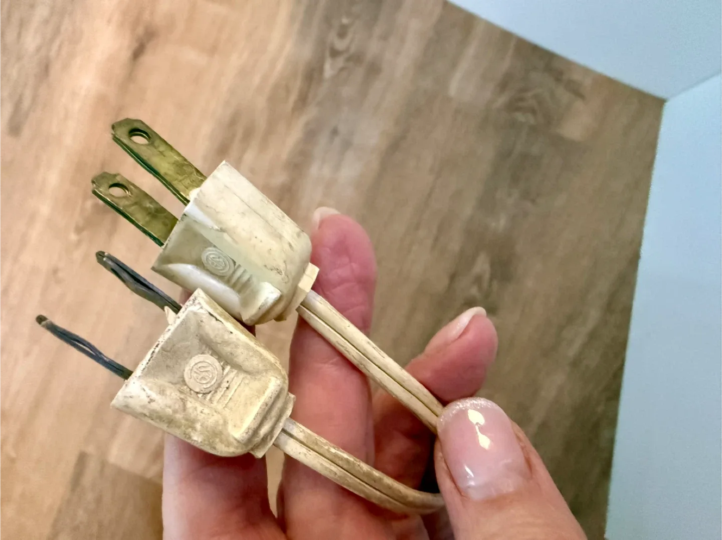 Vintage Table Lamps - Pair image indicator(6)