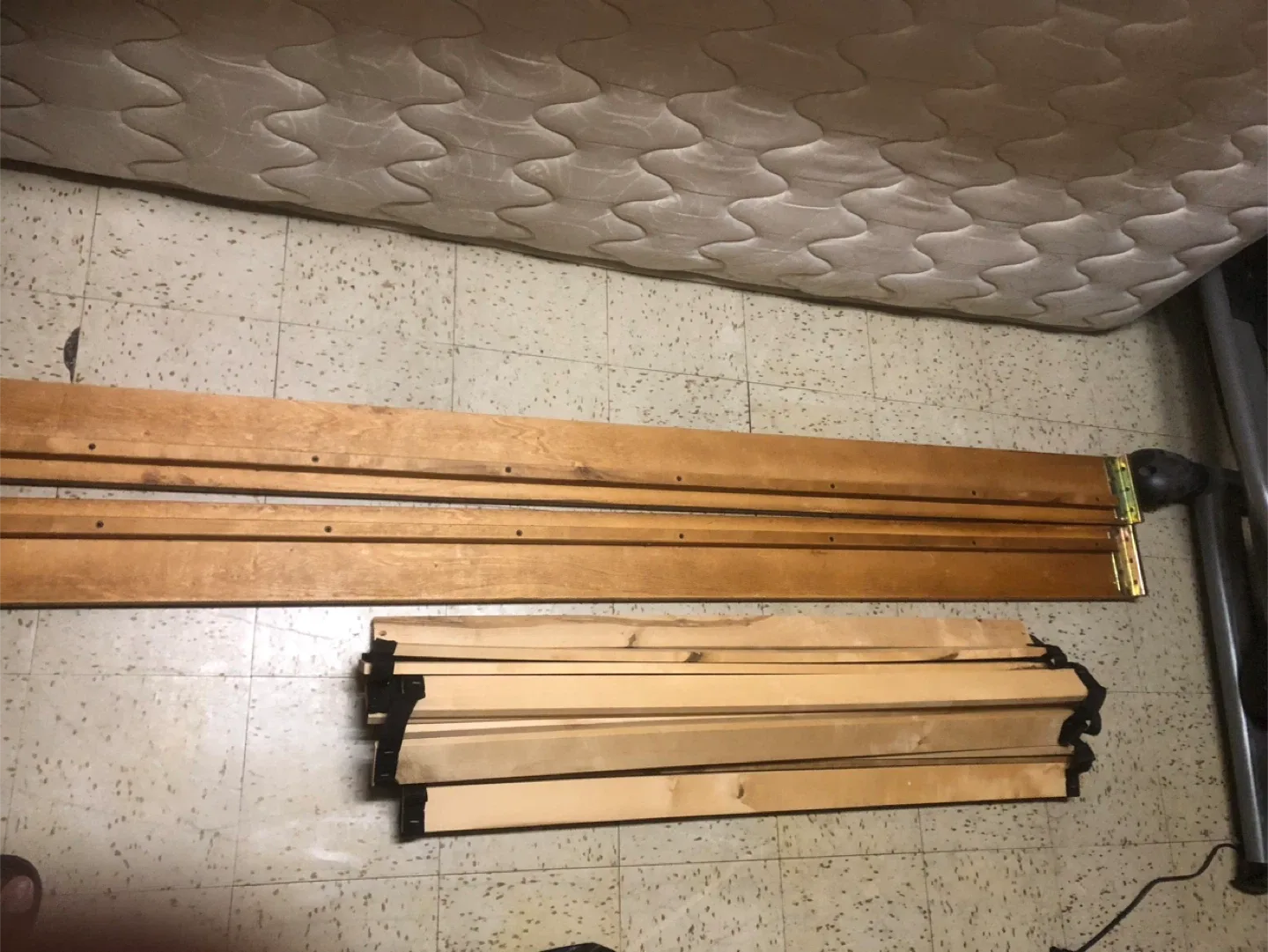 Wooden Bed Frame & Headboard @ mattress and box image indicator(3)