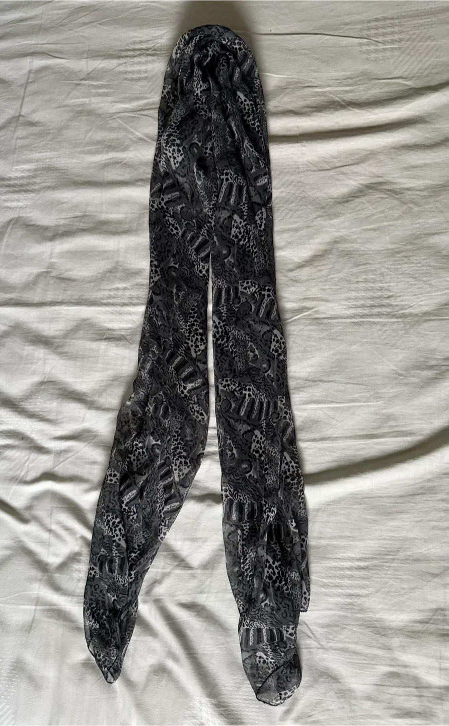 Patterned Scarf - Grey image indicator(2)