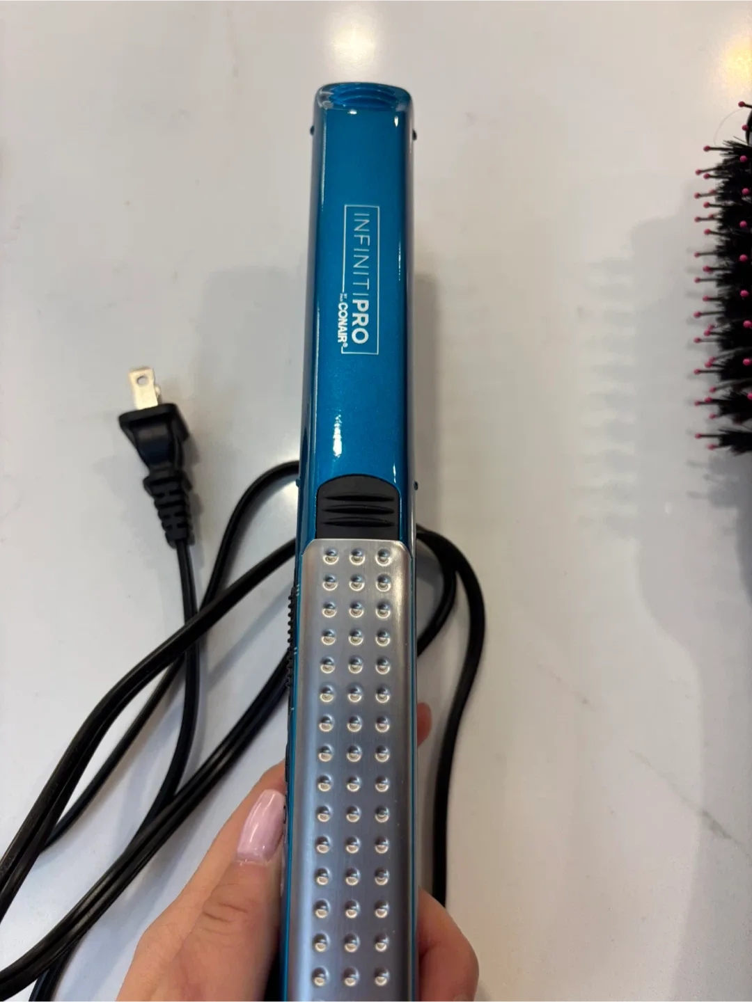 Revlon One-Step Hair Dryer & INFINITIPRO Hair Straightener image indicator(2)